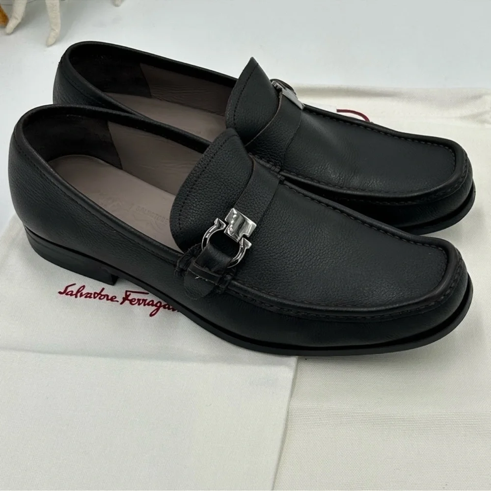 Men’s Salvatore, Ferragamo Gancini leather loafers size 9E made in Italy
